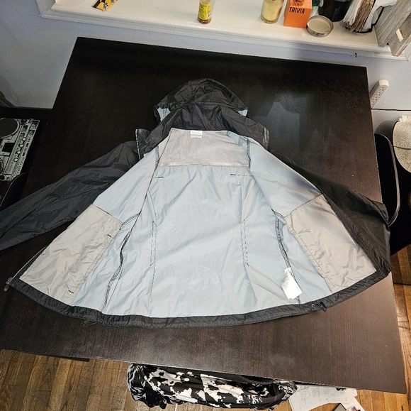 Columbia women's wind breaker rain jacket - Picture 10 of 16